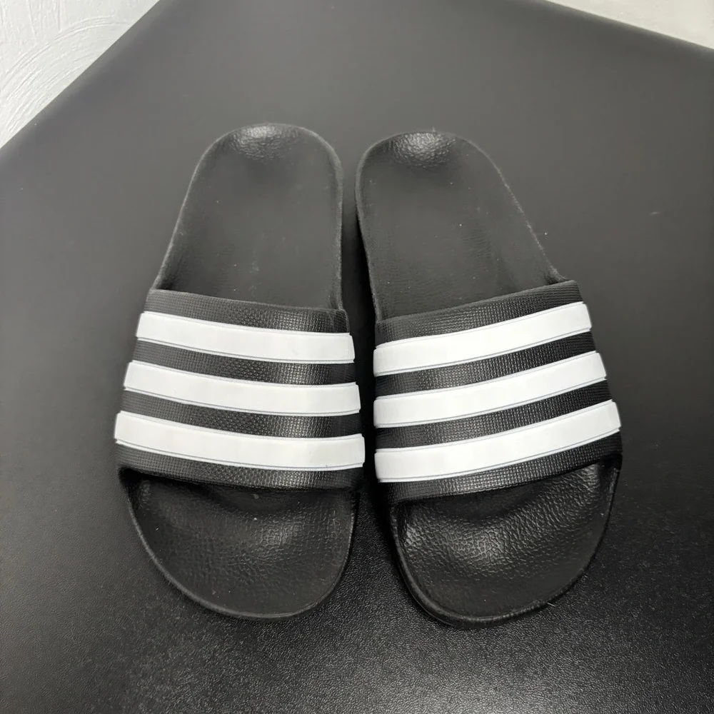 Adidas Kids A‎ dilute Aqua Shoes Slides Black White Sz 4 Unisex